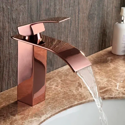 Griferia Lavamanos Baja Oro Rosa Cascada